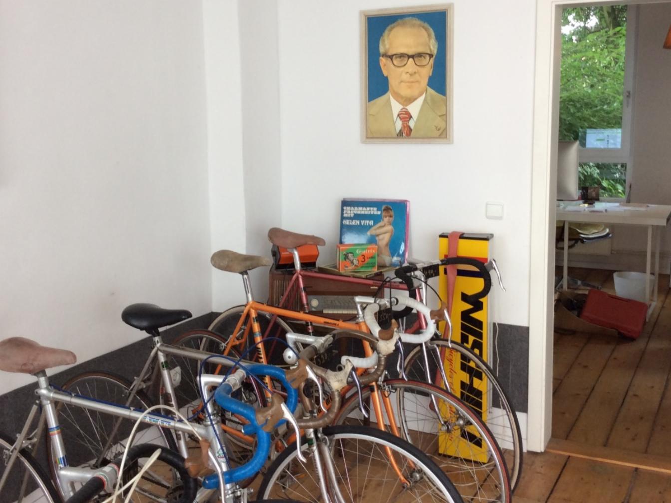 fahrradständer schräg links Reihenparker TOP mit 45° Schrägstellung - rechts - 6 Stellplätzen - Reifenbreite bis 55 mm Category:Fahrräder_KTM Line Urban Gel FORCE Fahrradsattel Force Kinder Farbe:Weiß